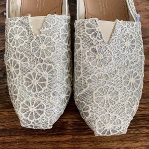 TOMS Sparkle Flower Pattern Size 3 Kids/5 Women